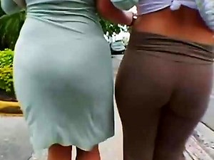 SEXY MILFS WALKING